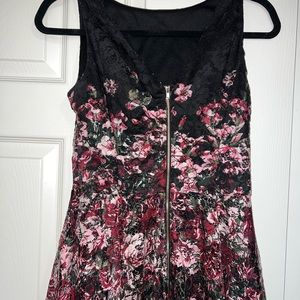 Modest flowery dress, size S/M
